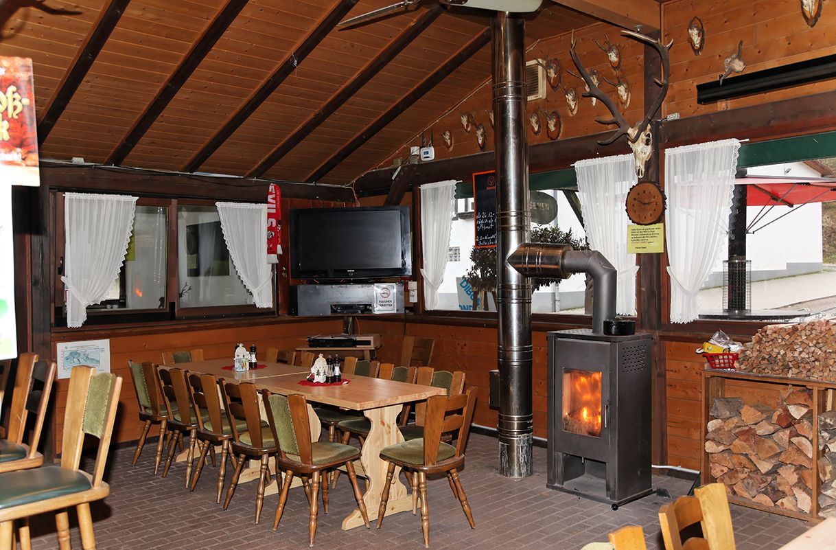 Hotel Restaurant Kupper Biergarten Eppenbrunn Pfälzerwald Erholungsgebiet Luftkurort Naturpark Nordvogesen Deutschland Frankreich